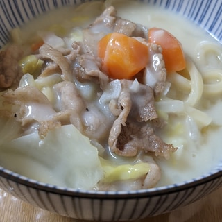 クリームシチューうどん♪